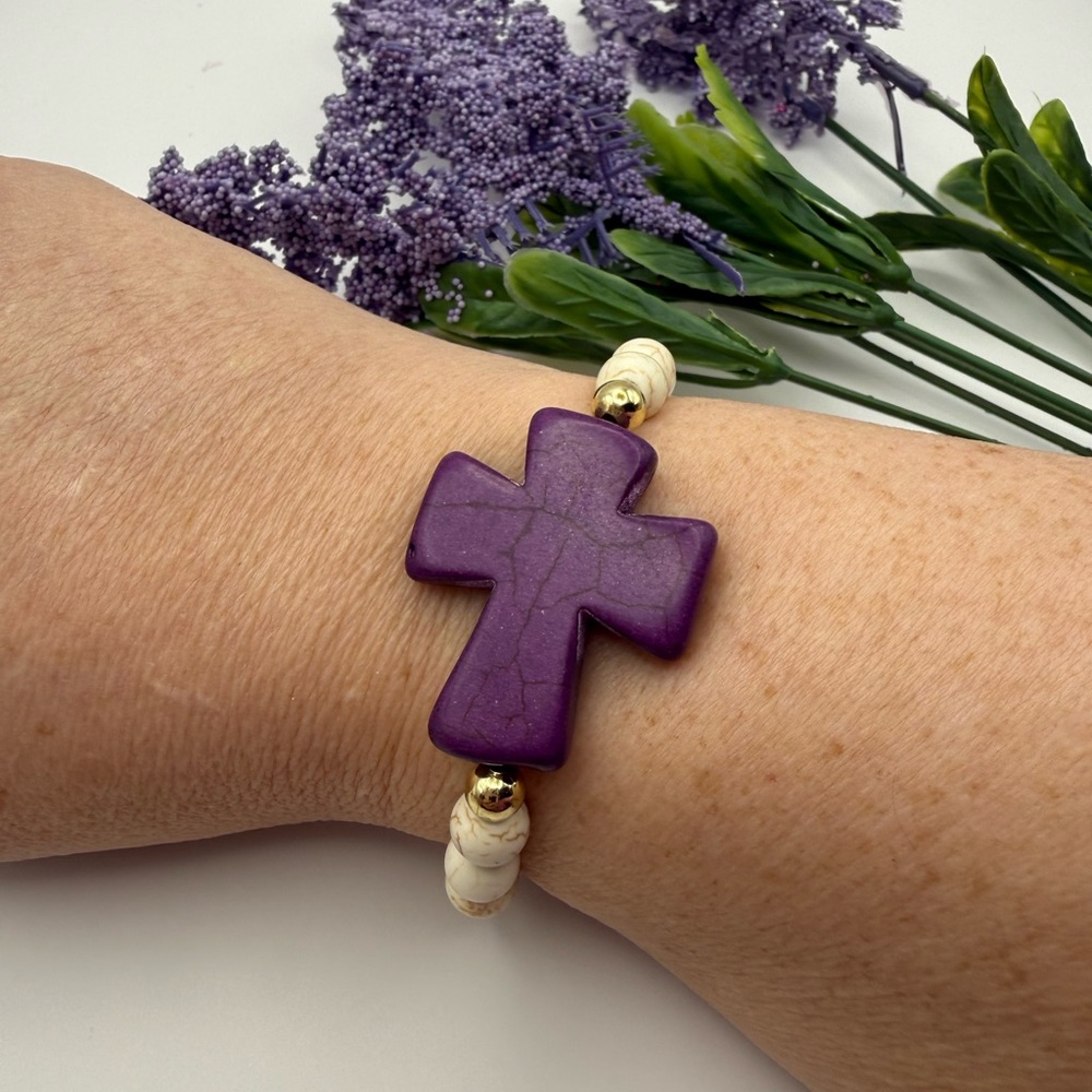 New Artisan Made Purple Cross Bead Stretch Bracelet - 7" Women's Jewelry